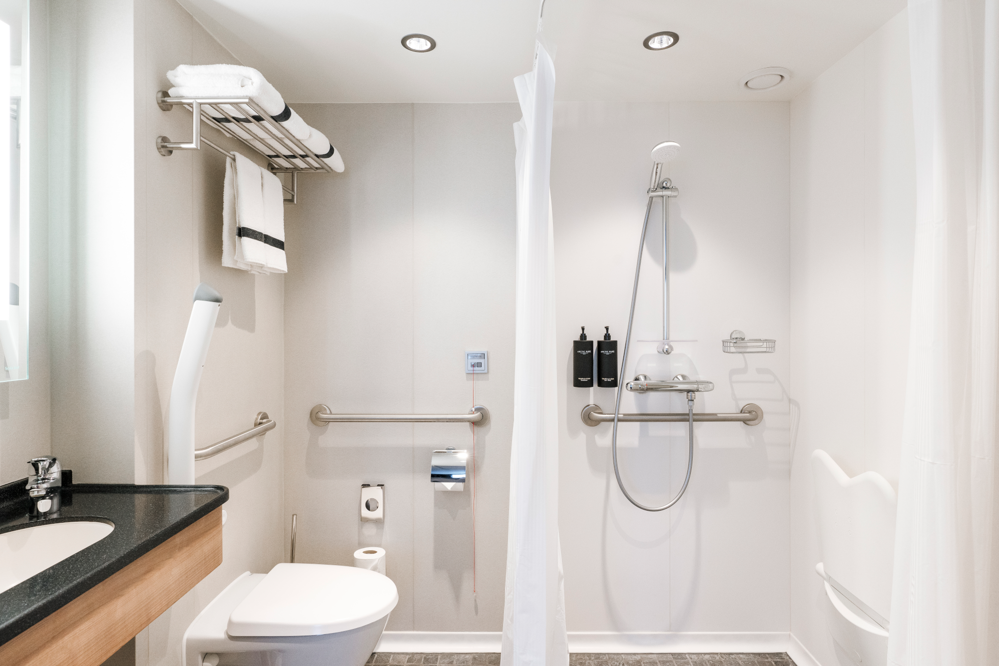 MyCruise Hurtigruten MS-Roald-Amundsen Kahytter Udvendig TY3